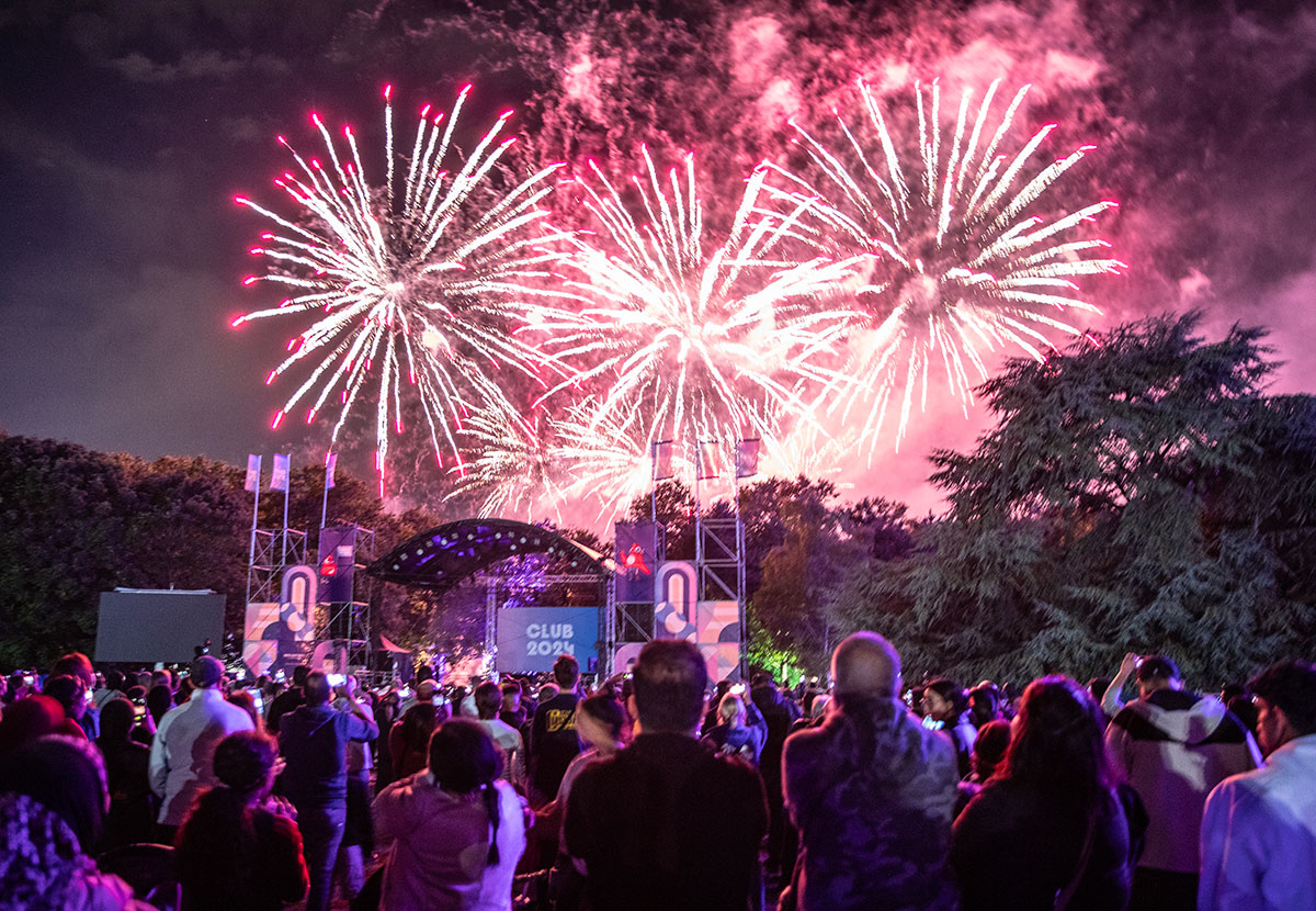 Feu d'artifice au parc des jeux