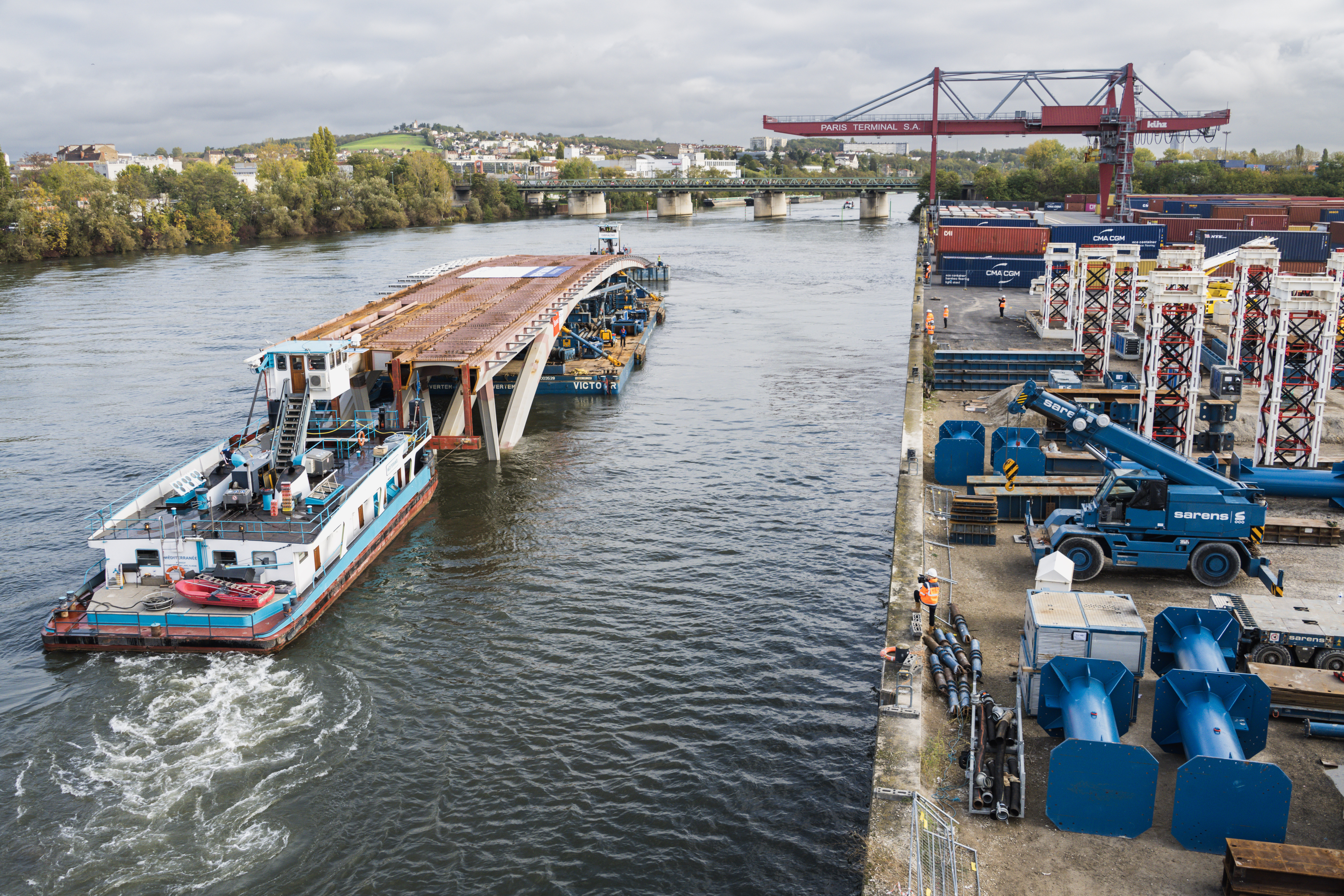 Transport du FRISD sur la Seine